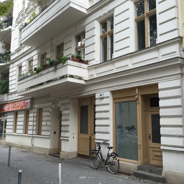 Kleine 2-Zimmeraltbauwohnung im Schöneberger Kiez — photo 1